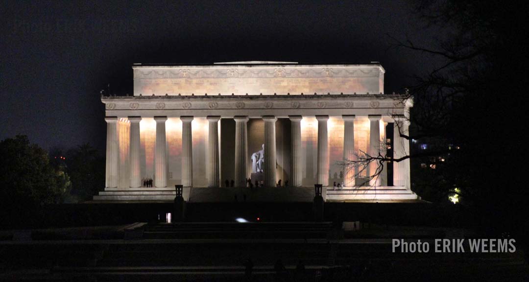 Lincoln Memorial at night Lincoln Memorial at night